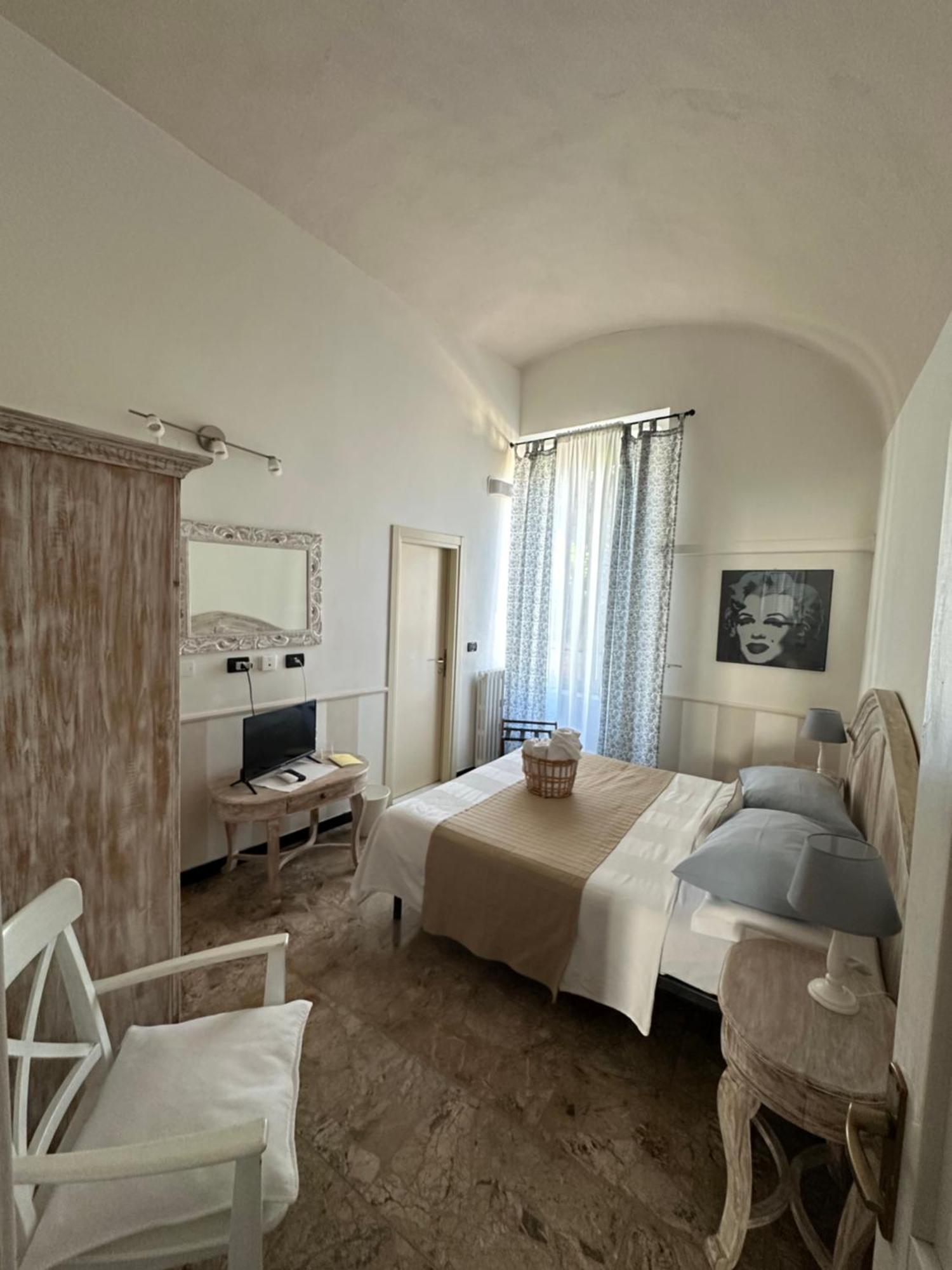 Salvarezza Bed & Breakfast *